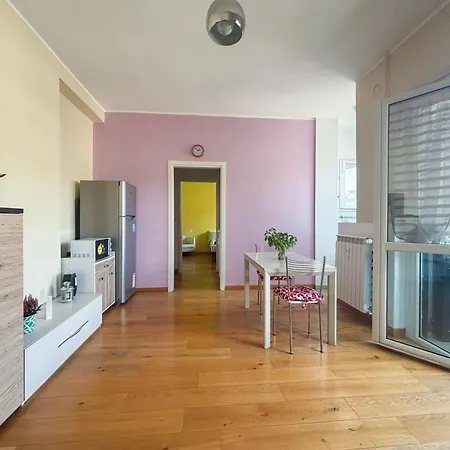 Near Linate Duomo And Station Minutes Away