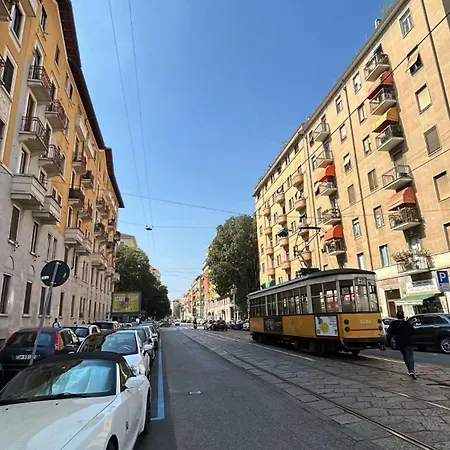 Near Linate Duomo And Station Minutes Away Appartement *